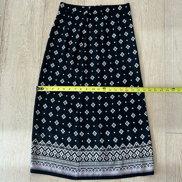 Divided Midi Skirt Black and White - Picture 11 of 12